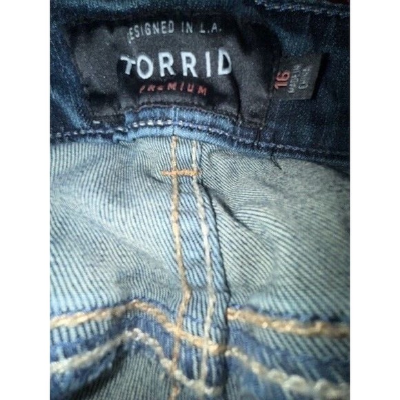 Torrid Jeans Womens Size 16 Premium Distressed Medium Wash Stretch Mid Rise EUC - Picture 5 of 10